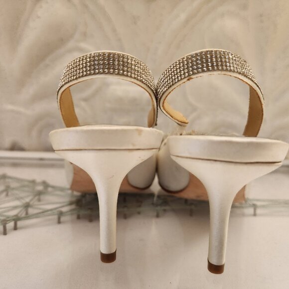 Badgley Mischka Bow detail sling back heels. NWT. Size 6 - Picture 7 of 11